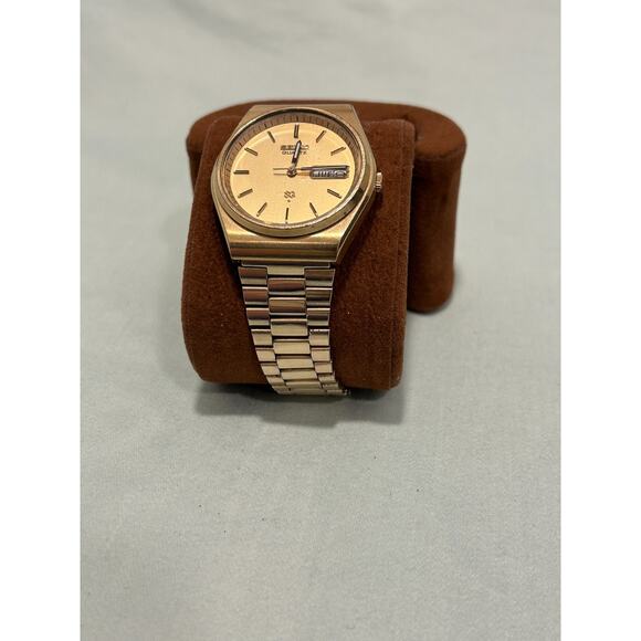 Vintage Men's Seiko SQ Gold Tone Day-Date Watch 7546-7089. Original Band. - Picture 10 of 10
